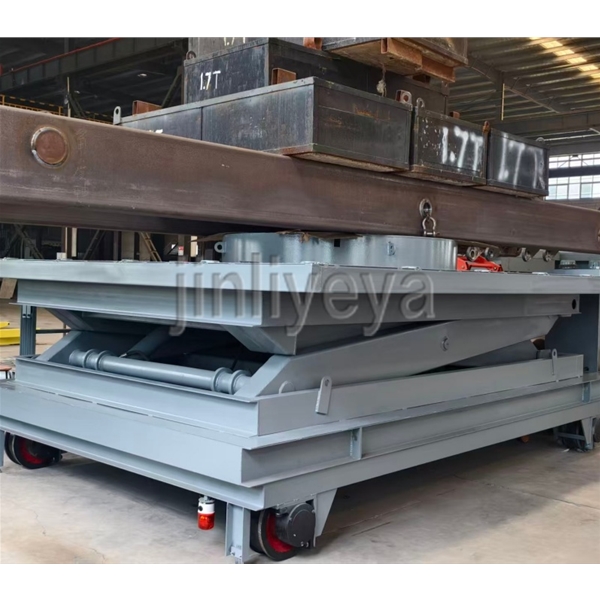 广东定制升降车（设备可移动，可升降、台面可旋转）